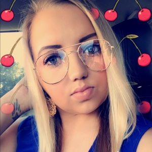 Meet your Posher, Kelly